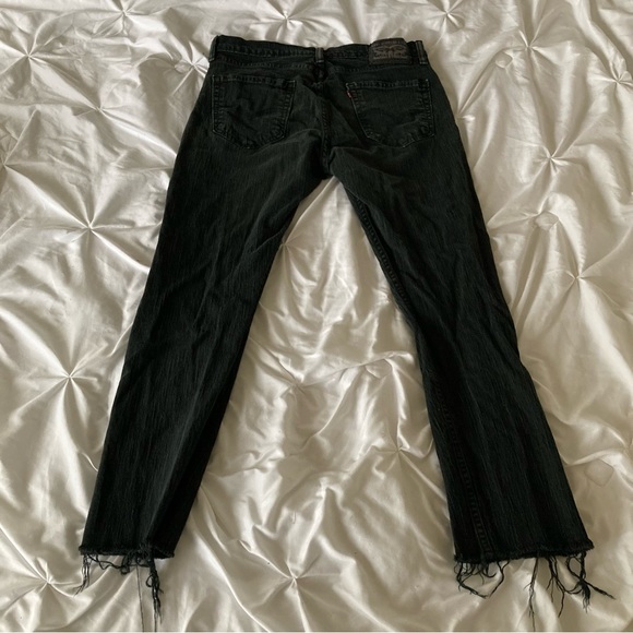 Levi’s 32x30 (no size tag) black slim-fit jeans with raw edge hem and red tab - Picture 7 of 10